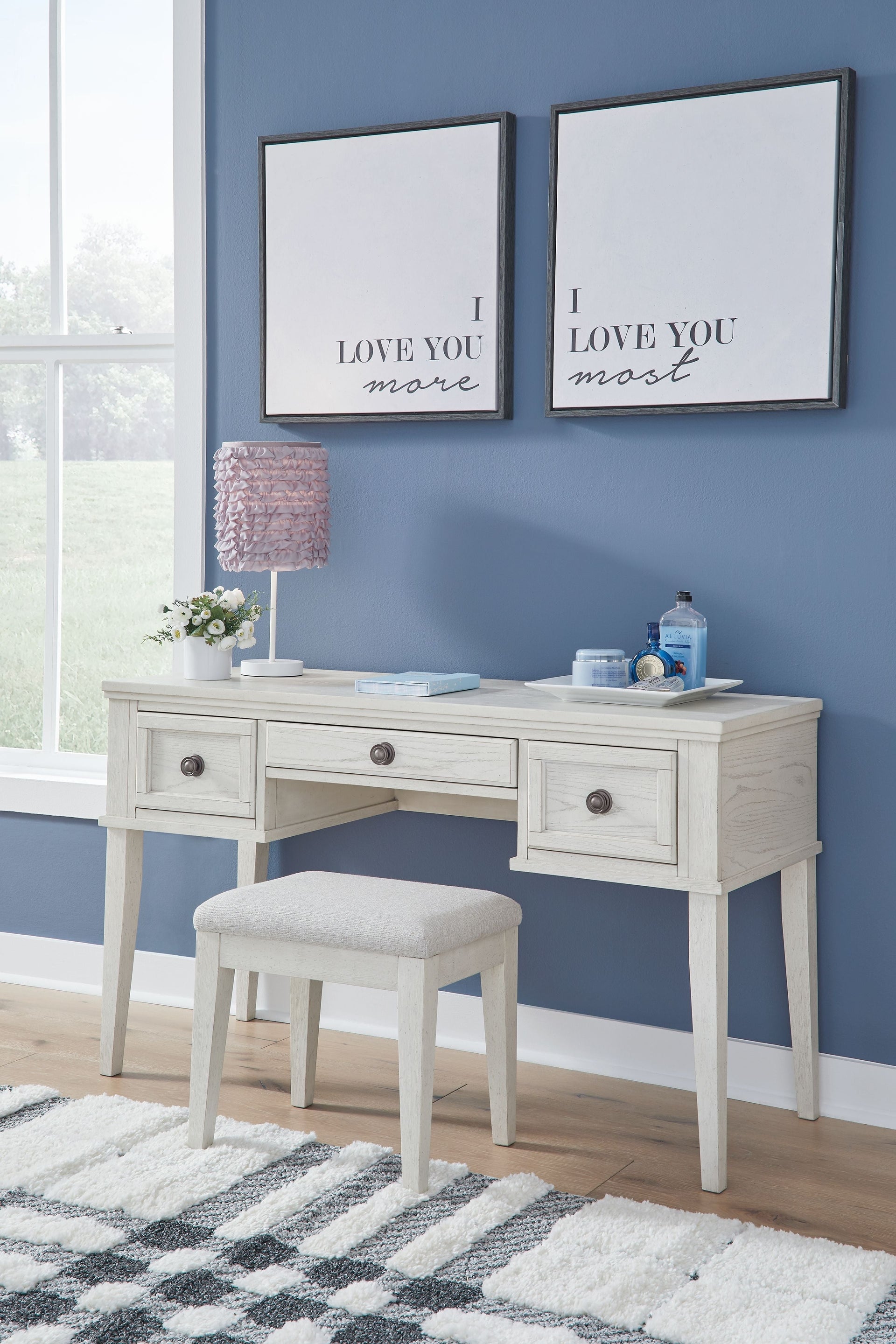 Robbinsdale - Vanity With Stool - Antique White