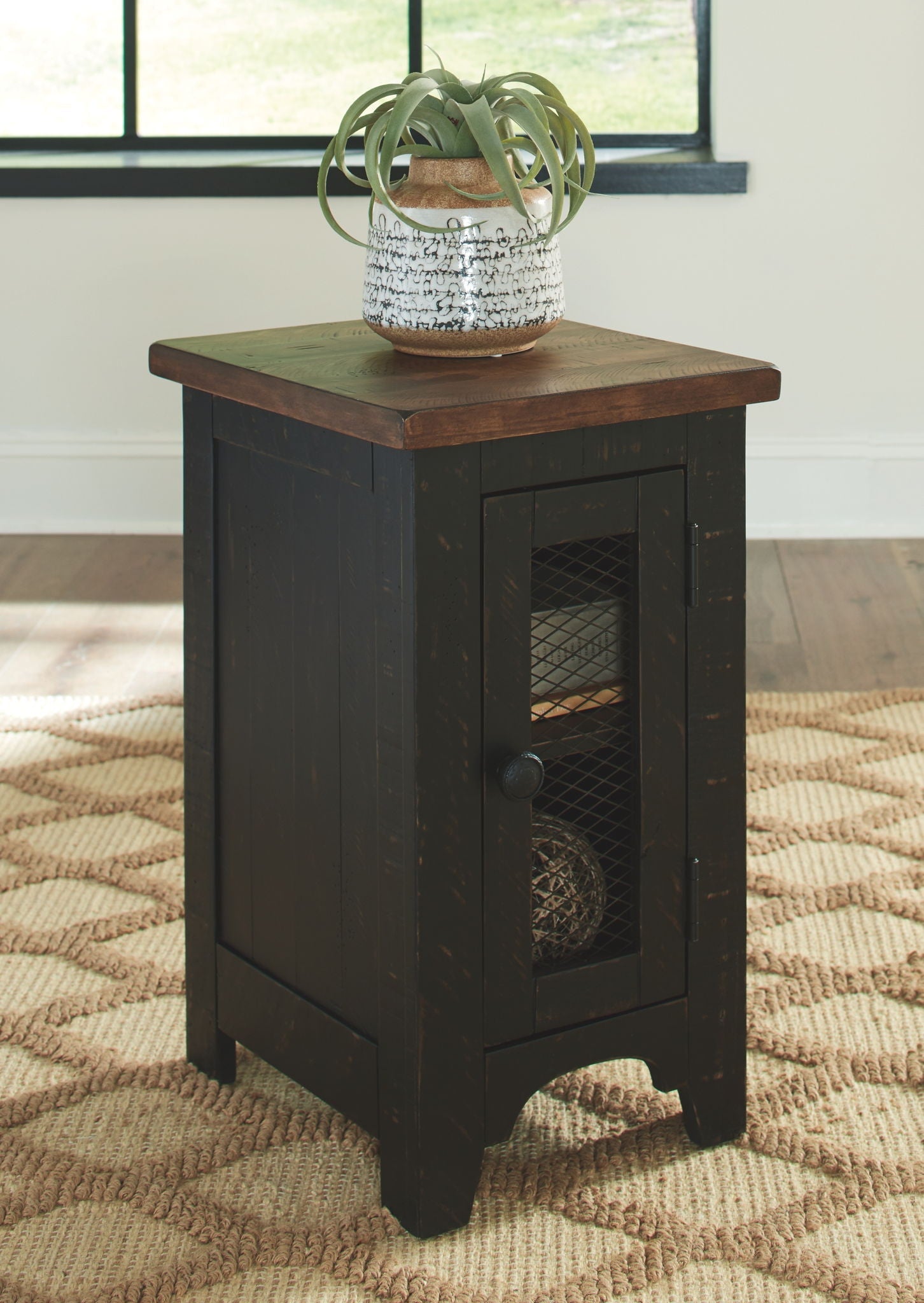 Valebeck End Table